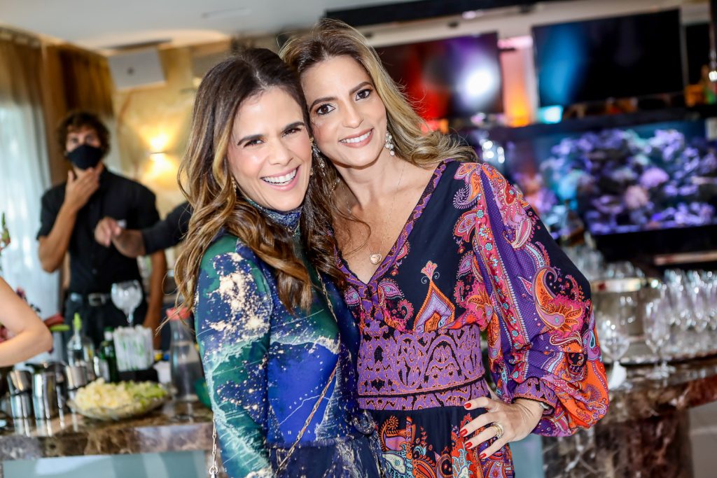 Niedja Bezerra E Michele Aragao