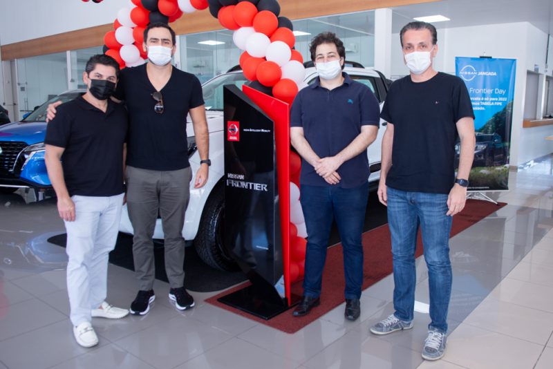 Chance única - Nissan Jangada pilota brunch e recebe os clientes com ação especial do Frontier Day