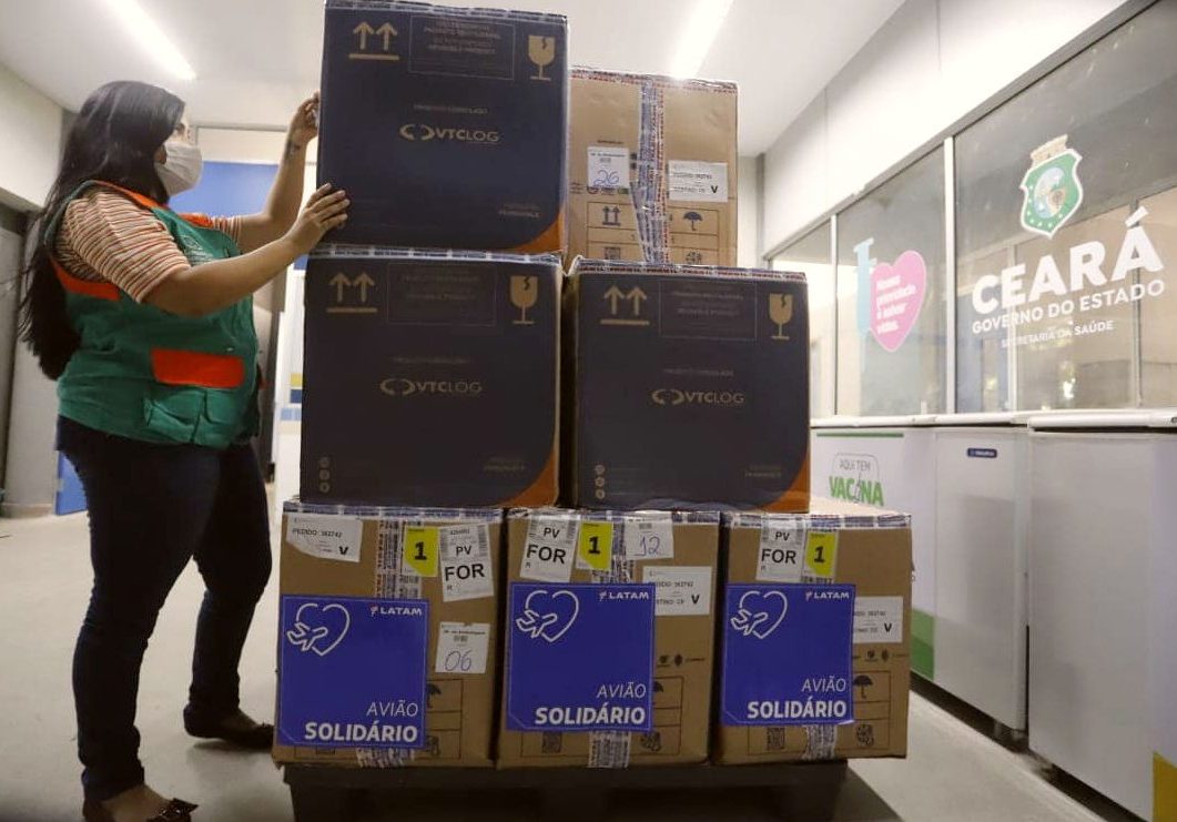 Governo do Ceará recebe mais de 232 mil doses de vacinas nesta segunda-feira Governo do Ceará recebe mais de 232 mil doses de vacinas nesta segunda-feira