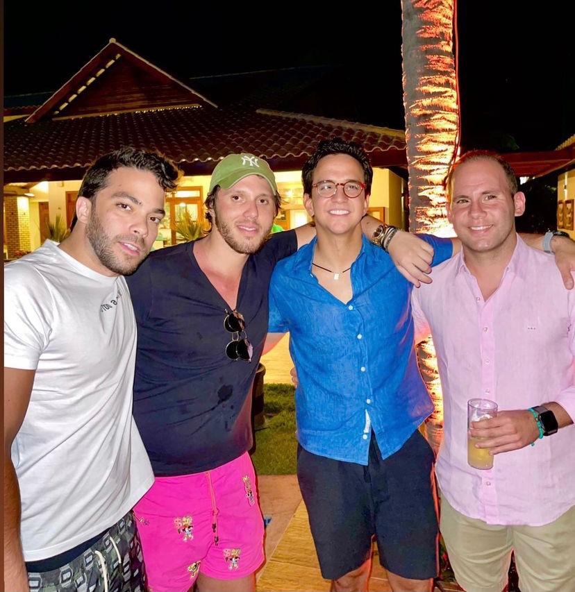 A Praia de Flecheiras foi o cenário escolhido para a troca de idade de Aloisio Ximenes