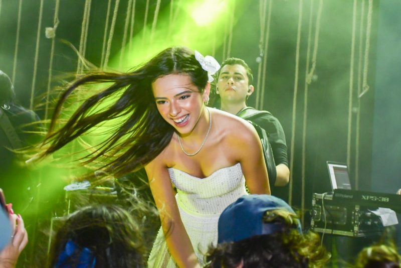 Debut - Herdeira de Fernando e Camila Quinderé, Fernanda celebra seus 15 anos com um festão em Flecheiras