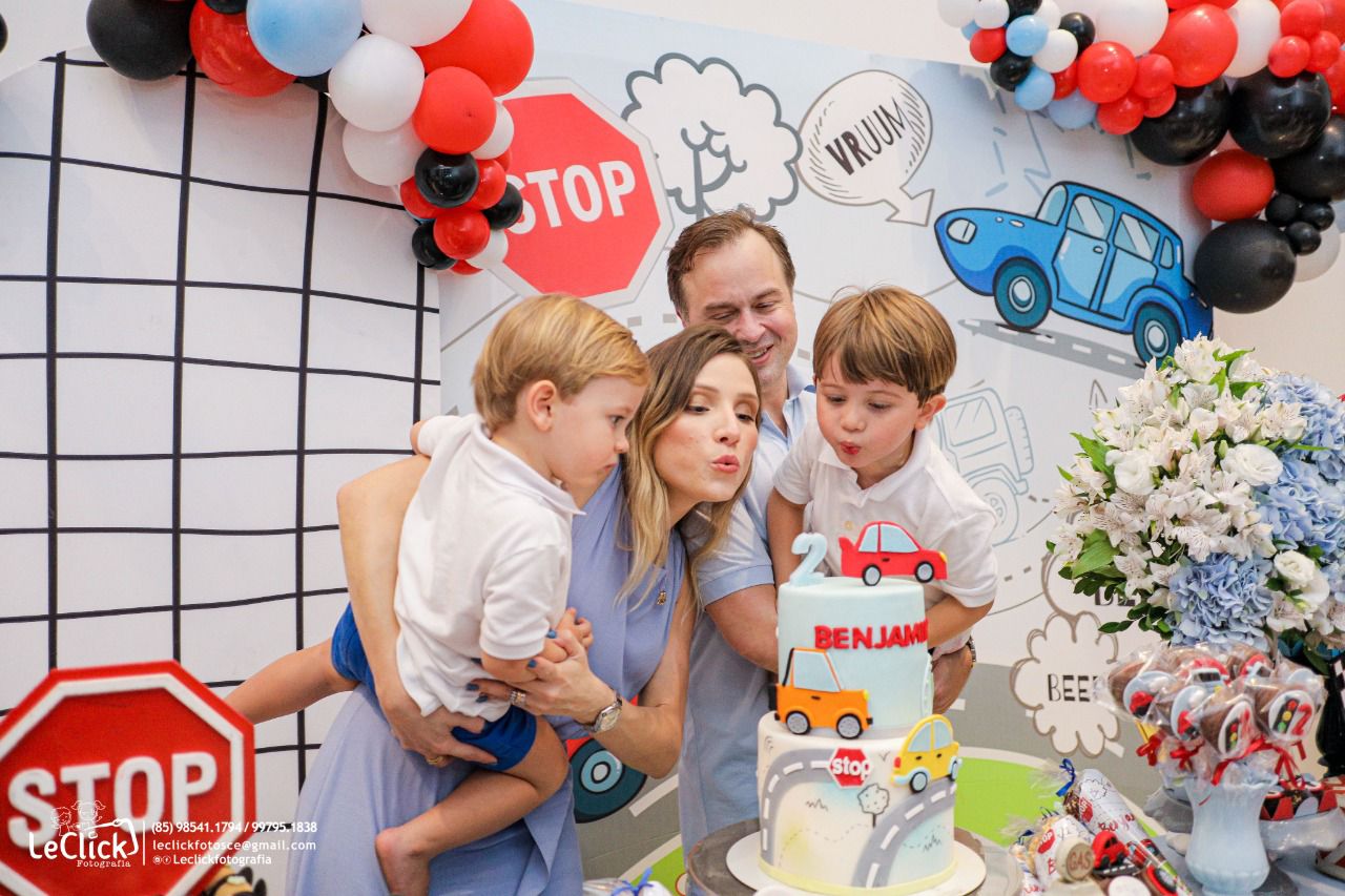 Com muita diversão e alegria, Mark e Renata Viana festejam o segundo aniversário de Benjamin