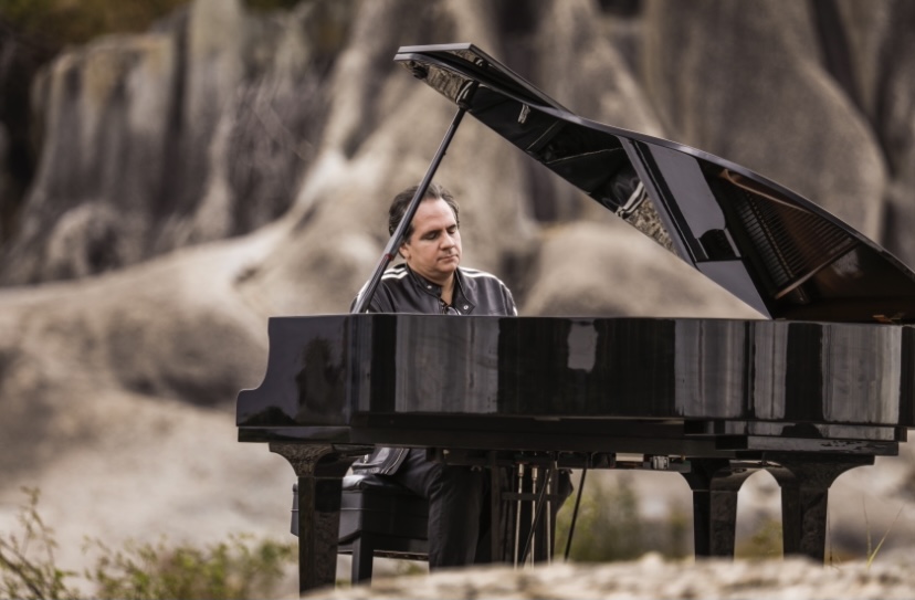 Ricardo Bacelar apresenta seu show “O viver é de improviso” no Festival de Jazz de Guaramiranga Ricardo Bacelar apresenta seu show “O viver é de improviso” no Festival de Jazz de Guaramiranga