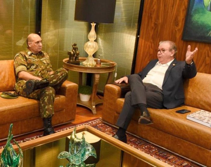 Ricardo Cavalcante recebe comandante da 10ª RM e representantes da FIAP