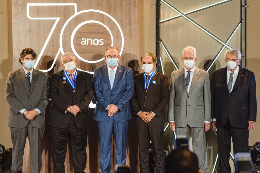Bruno Girão, Luiz Girão, Ricardo Cavalcante, Ivan Bezerra, Carlos Prado E Roberto Macedo