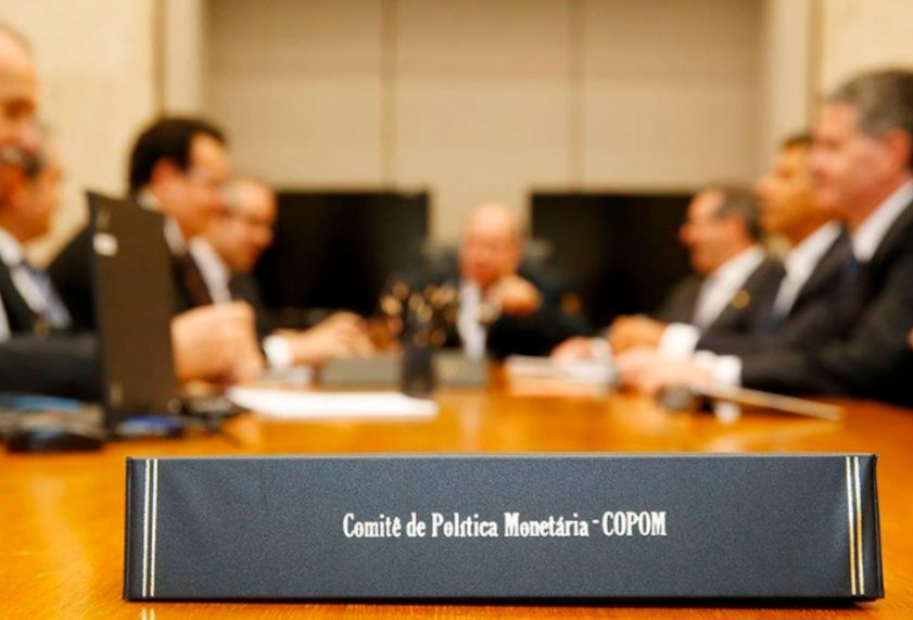 Copom inicia reunião e mercado prevê alta da Selic em um ponto percentual