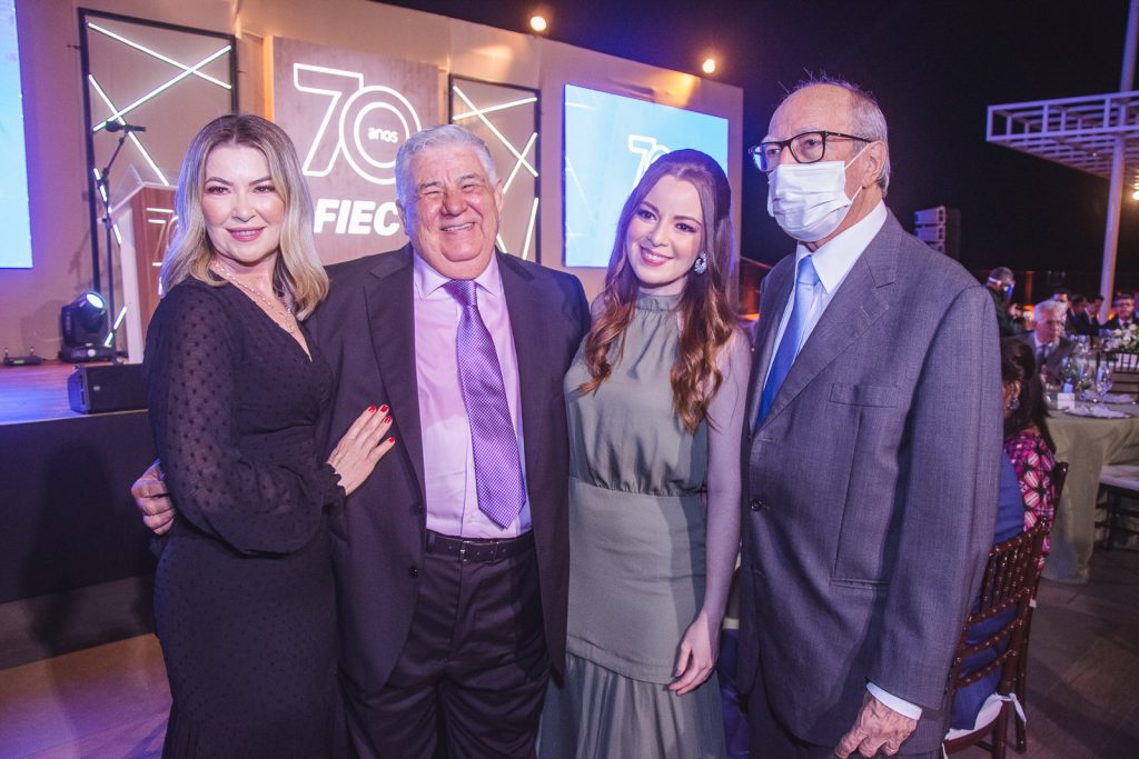 Fabiana Pimentel, Luiz Girao, Bruna Pimentel E Lucia Alcantara