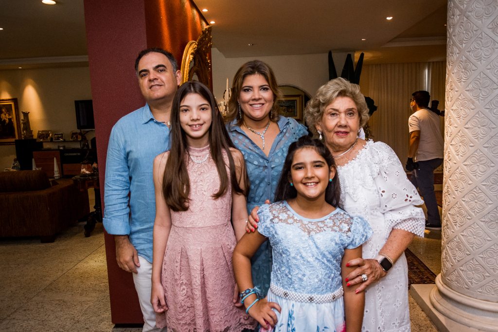 Hebert, Giulia, Gisela E Giovana Vieira E Consuelo Dias Branco