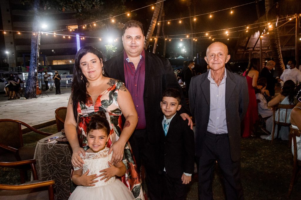 Isabele Oliveira, Luciana Oliveira, Thiago Pereira, Luciano Oliveira E Francisco Goncalves