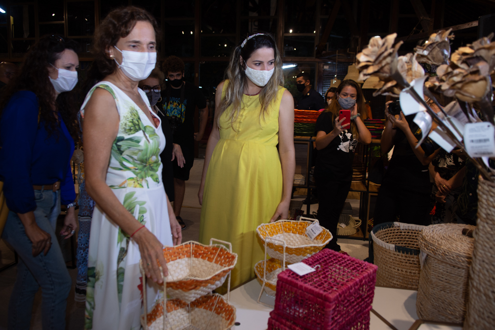 Izolda Cela E Onélia Santana