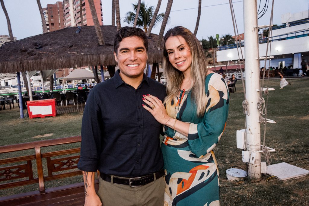 Lazaro Santana E Mariana Mota