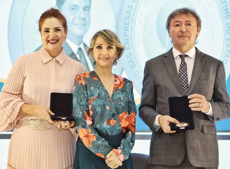 Maurício Filizola recebe a Medalha Roberto Matoso, do Sindieventos-CE