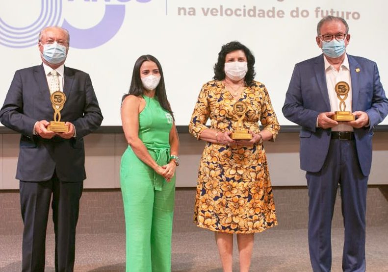 Presidente do TJCE, Nailde Pinheiro, homenageada nos 50 Anos do IEL Ceará