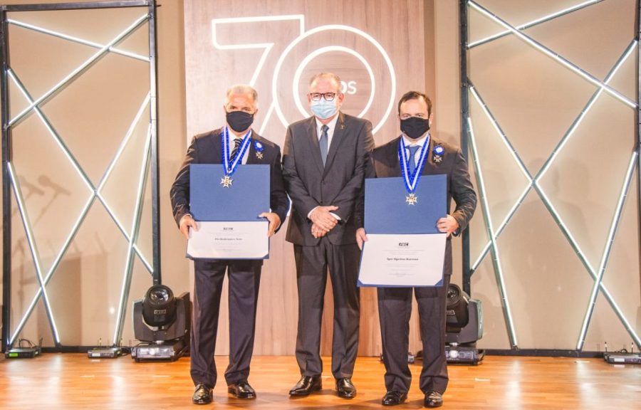 Igor Barroso e Pio Rodrigues recebem a Medalha do Mérito Industrial da FIEC