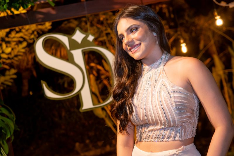 Debut - Herdeira de Maria Clara e Leonardo Dall’Olio, Sophia Dall’Olio celebra seus 15 anos na Praia da Taíba