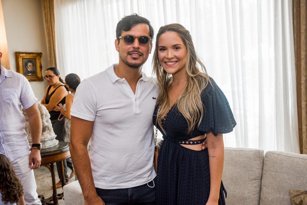 Vitor Veras E Livia Marques