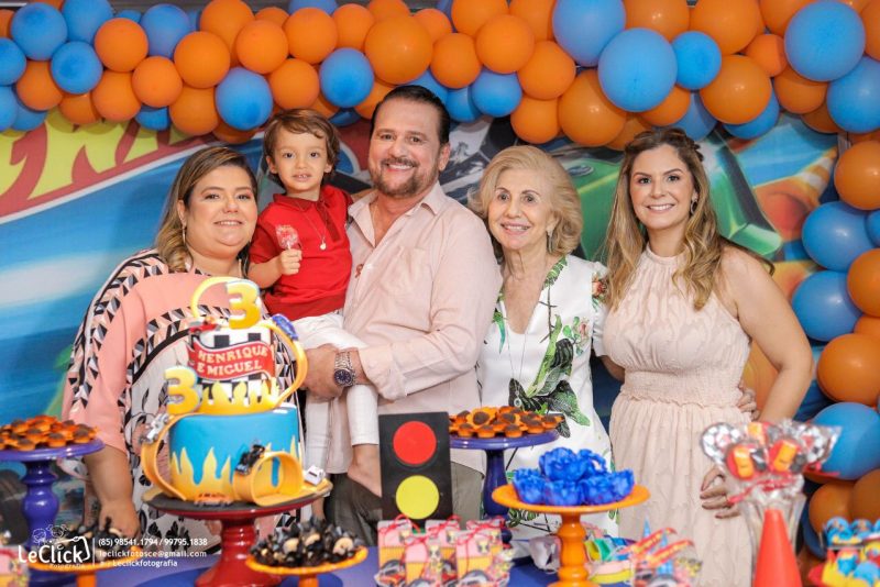 RÁ-TIM-BUM - Camila Câmara e Luciana Senna festejam o terceiro aniversário dos gêmeos Henrique e Miguel