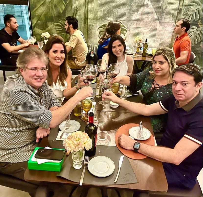 Cássio Sales brinda seu start nas cinco décadas no Baretta Restaurante