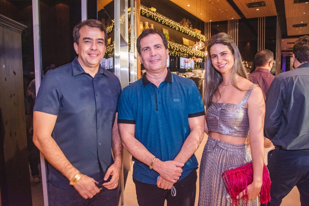 Alexandre Magalhaes, Alexandre Queiroz E Mariana Magalhaes