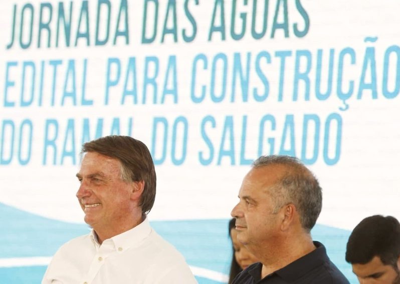 Bolsonaro anuncia mais de R$ 600 mi em obras de segurança hídrica no Ceará e critica o relatório da CPI da Covid