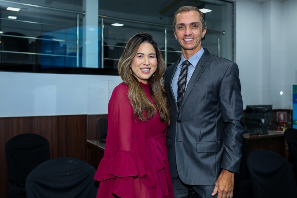 Carol Yamazaki E Marcelo Marfrutas