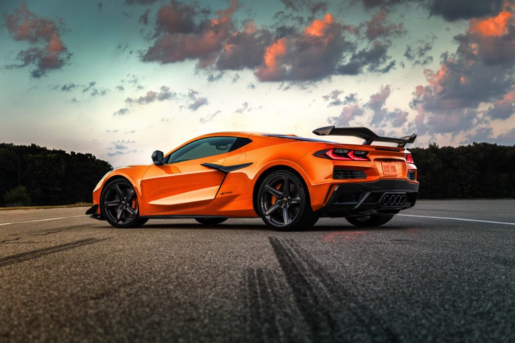 Chevrolet Corvette Z06 Laranja Traseira Scaled