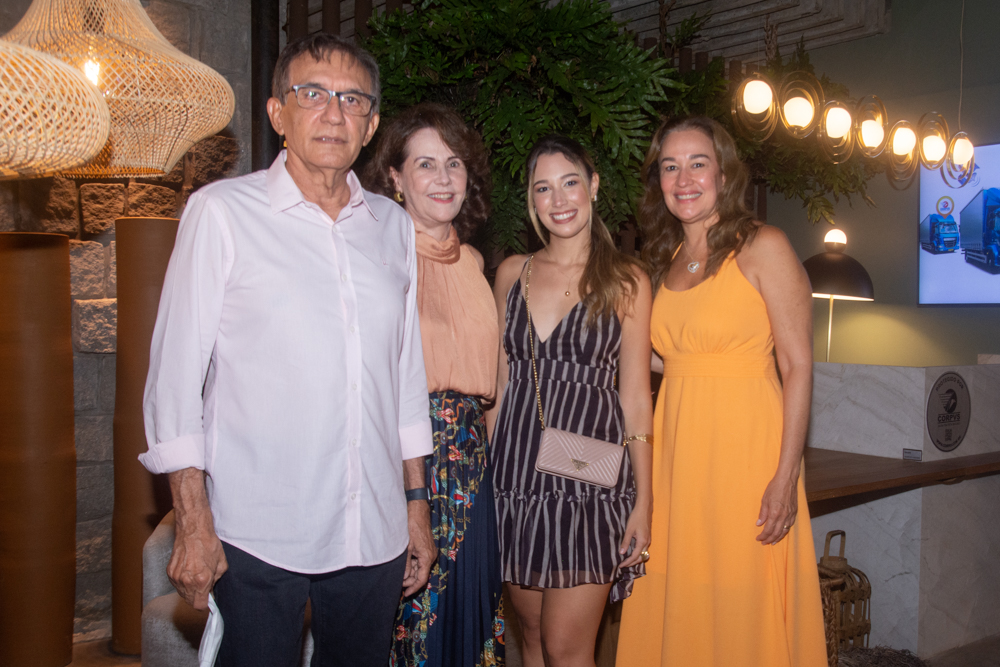Davi Perdigão, Ana Elisa Perdigão, Gabriela E Cristina Sobral