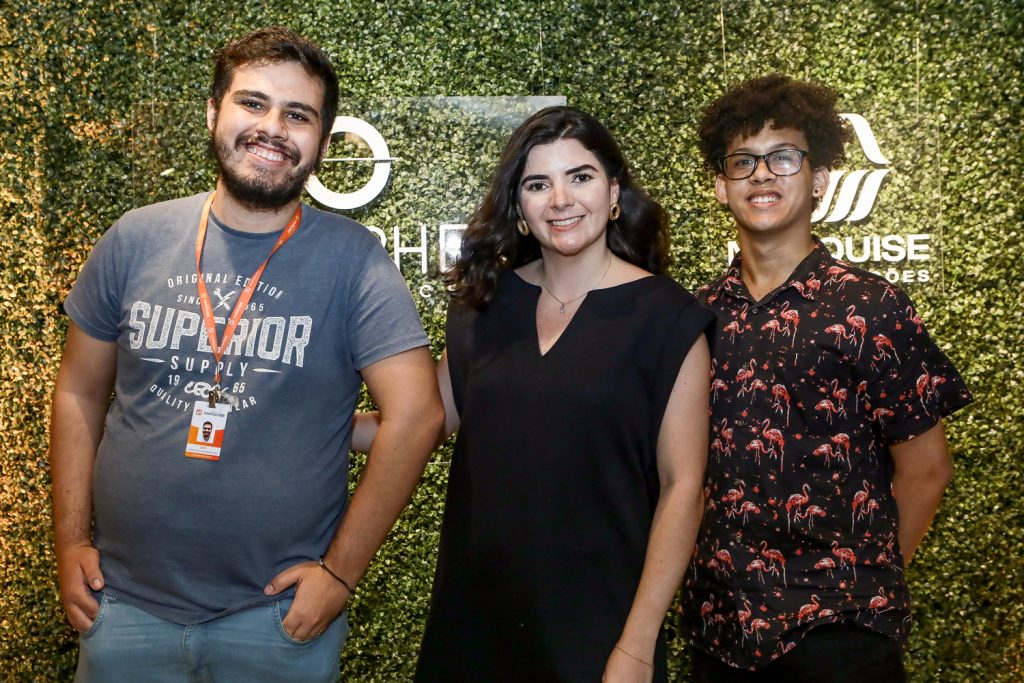 Davi Sacramento, Vanessavanessa Estevan E Carlos Roberto