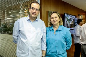 Delano Macedo E Renata Santiago