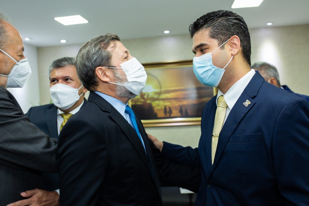 Elcio Batista E Davi Benevides