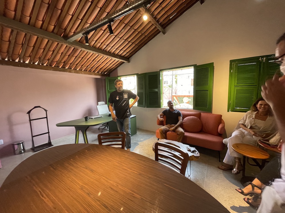 Élcio Batista Na Inauguração Doggabvice