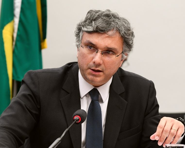 Ex-ministro Esteves Colnago nomeado como novo secretário Especial do Tesouro