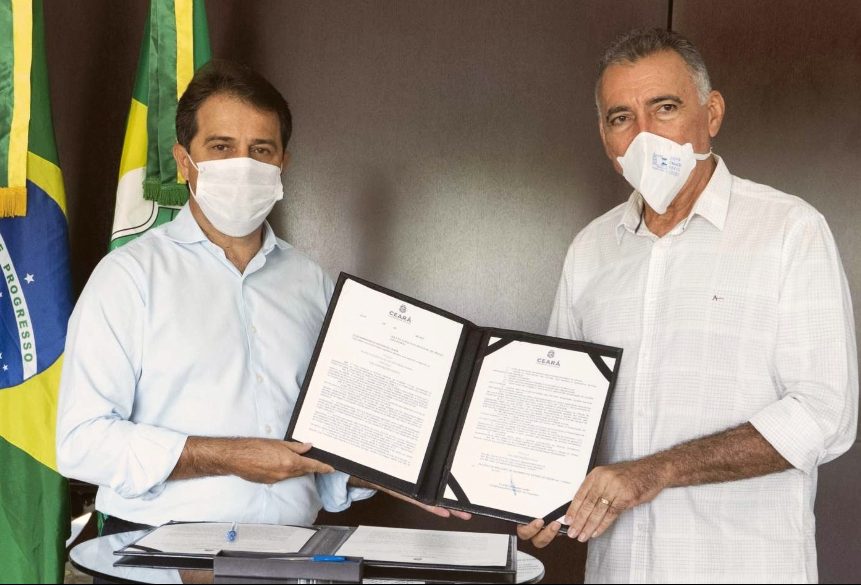 Evandro Leitão assume o Governo do Ceará e sanciona lei de proteção animal