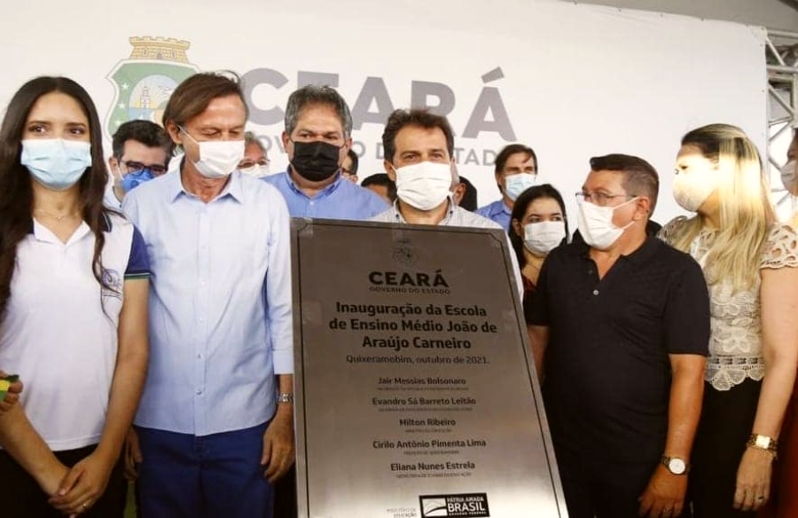 Evandro Leitão inaugura escola em Quixeramobim e autoriza obras do Programa Sinalize também em Quixadá