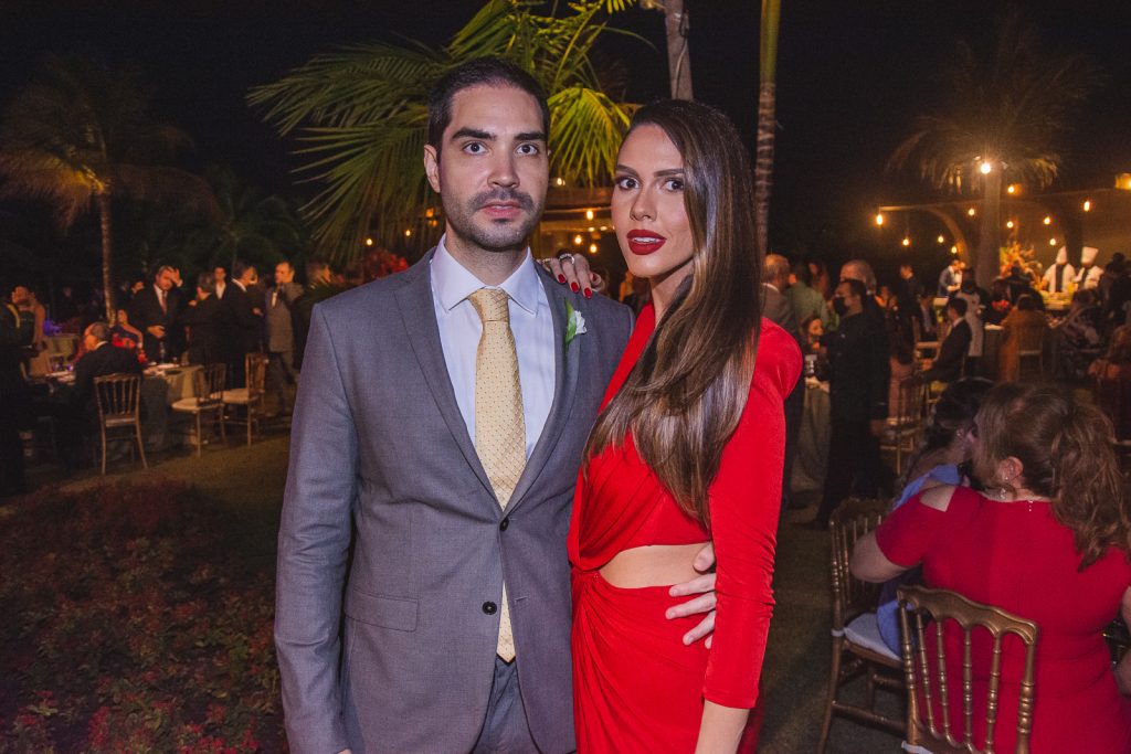 Felipe Gentil E Mirelle Vasconcelos