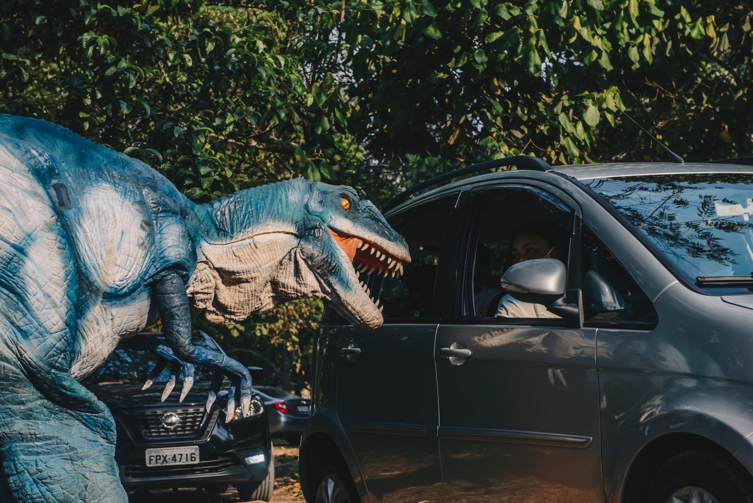 Saiba como vai funcionar o Jurassic Safari Experience no estacionamento do Iguatemi Fortaleza