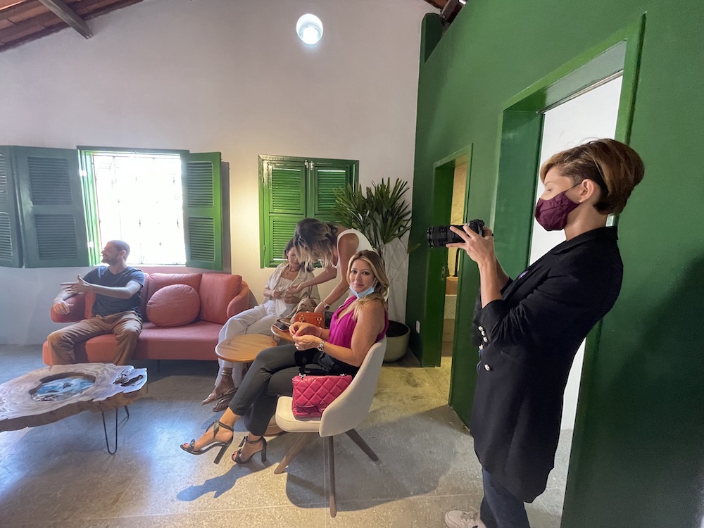 Fotógrafa Beatriz Bley Registrando Todos Os Lances Da Inauguração Da Vice Prefeitura