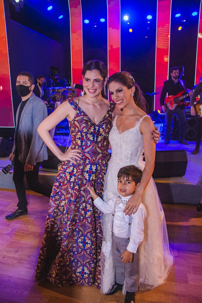 Gabriela, Joao E Manuela Rolim