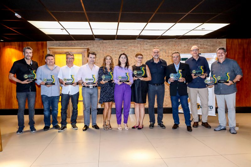 Mercado publicitário cearense - Sinapro Ceará brinda seus 35 anos com homenagem aos ex-presidentes da entidade