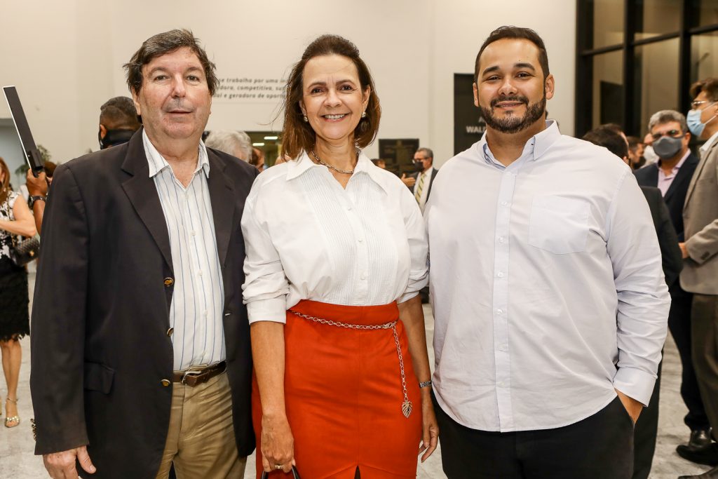 
				Heitor Studart, Mirian Pereira E Jader Fernandes 
				