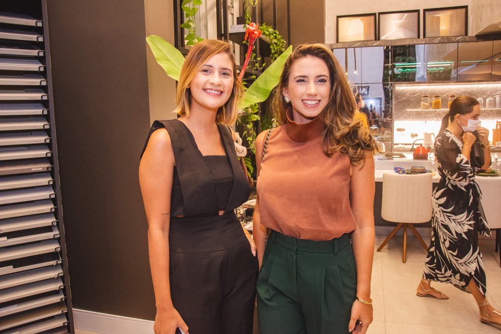 Iasodara Fernandes E Flavia Pires