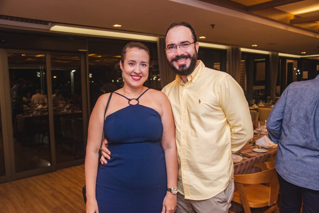 Izakeline Ribeiro E Italo Borges