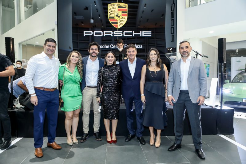 Expedição Brasil - Chegada do Taycan Cross Turismo marca a inauguração oficial do Porsche Center Fortaleza