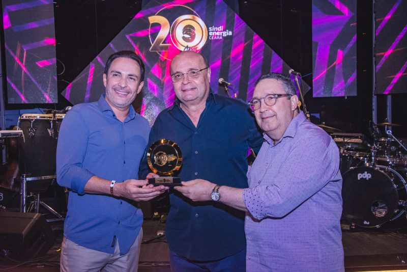 Duas décadas de atuação - Sindienergia-CE brinda seus 20 anos com comemoração no Coco Bambu Iguatemi