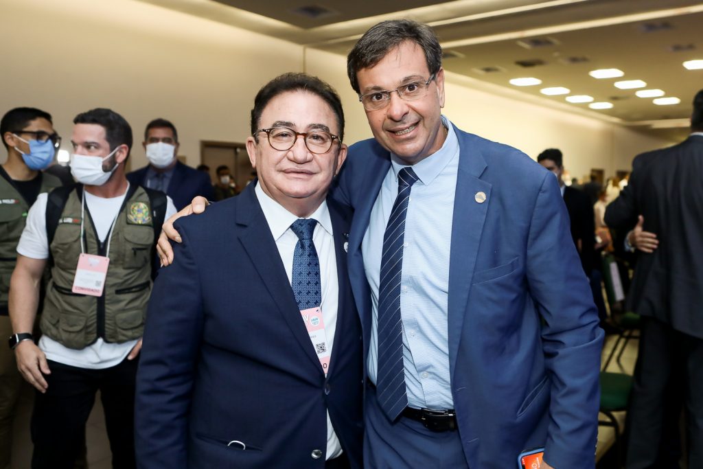 Manoel Linhares E Gilsom Machado