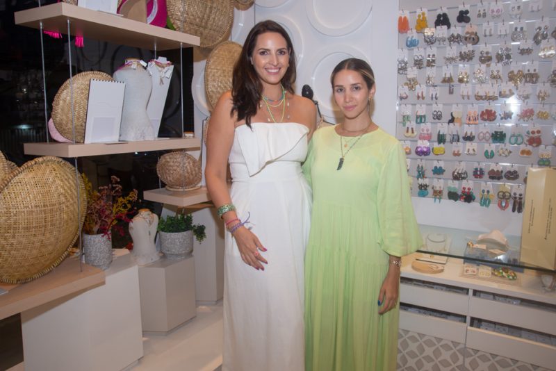 Collab - Mariana Queiroz e Camila Nogueira recebem convidadas especiais no lançamento da nova coleção da MQ Acessórios