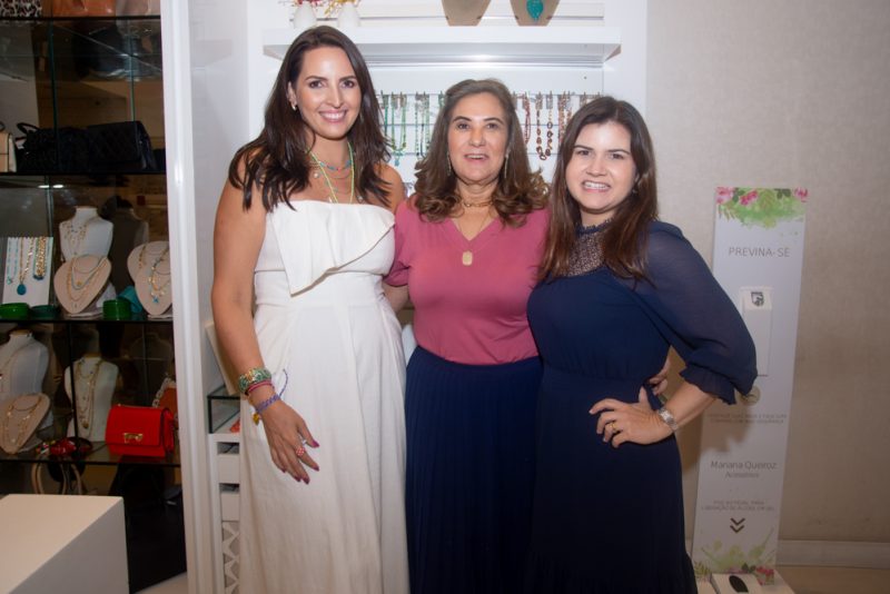 Collab - Mariana Queiroz e Camila Nogueira recebem convidadas especiais no lançamento da nova coleção da MQ Acessórios