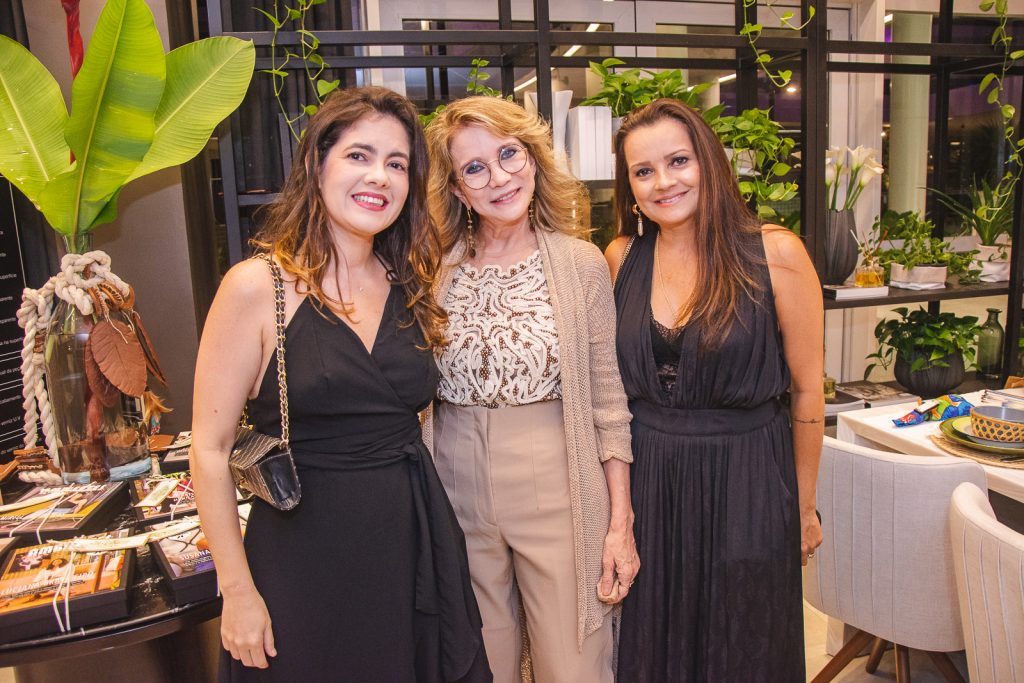 Mirella Barrocas, Sofia Linhares E Kel Oliveira
