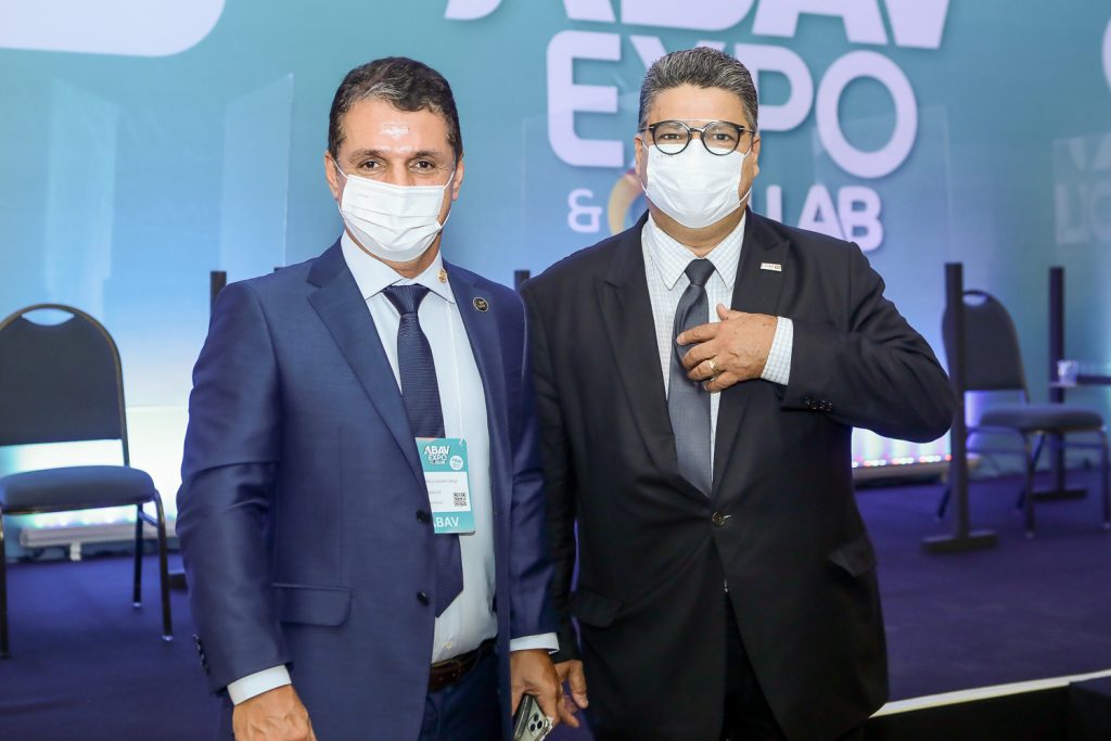 Murilo Santa Cruz E Colombo Cialdini