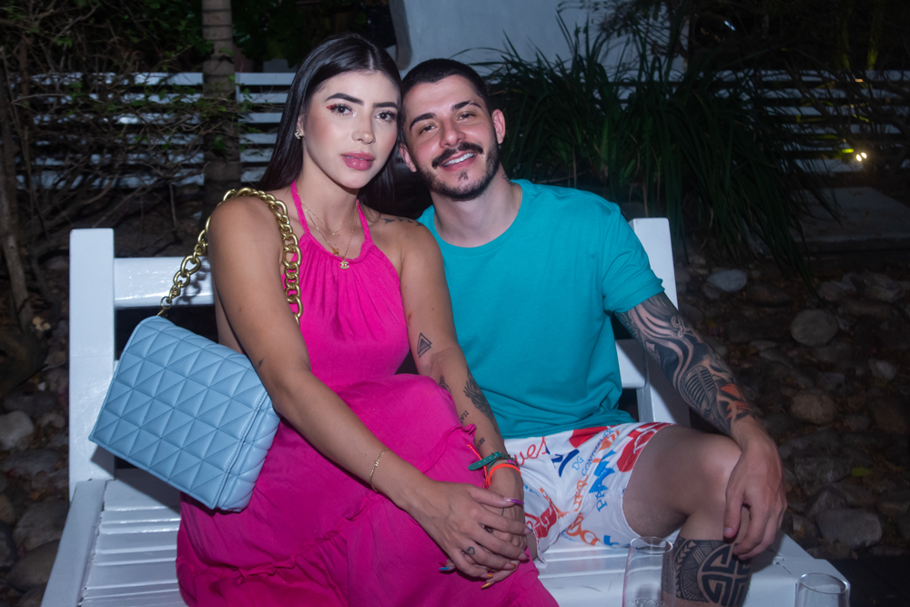 Nicoly Santos E Jonatas Coutinho